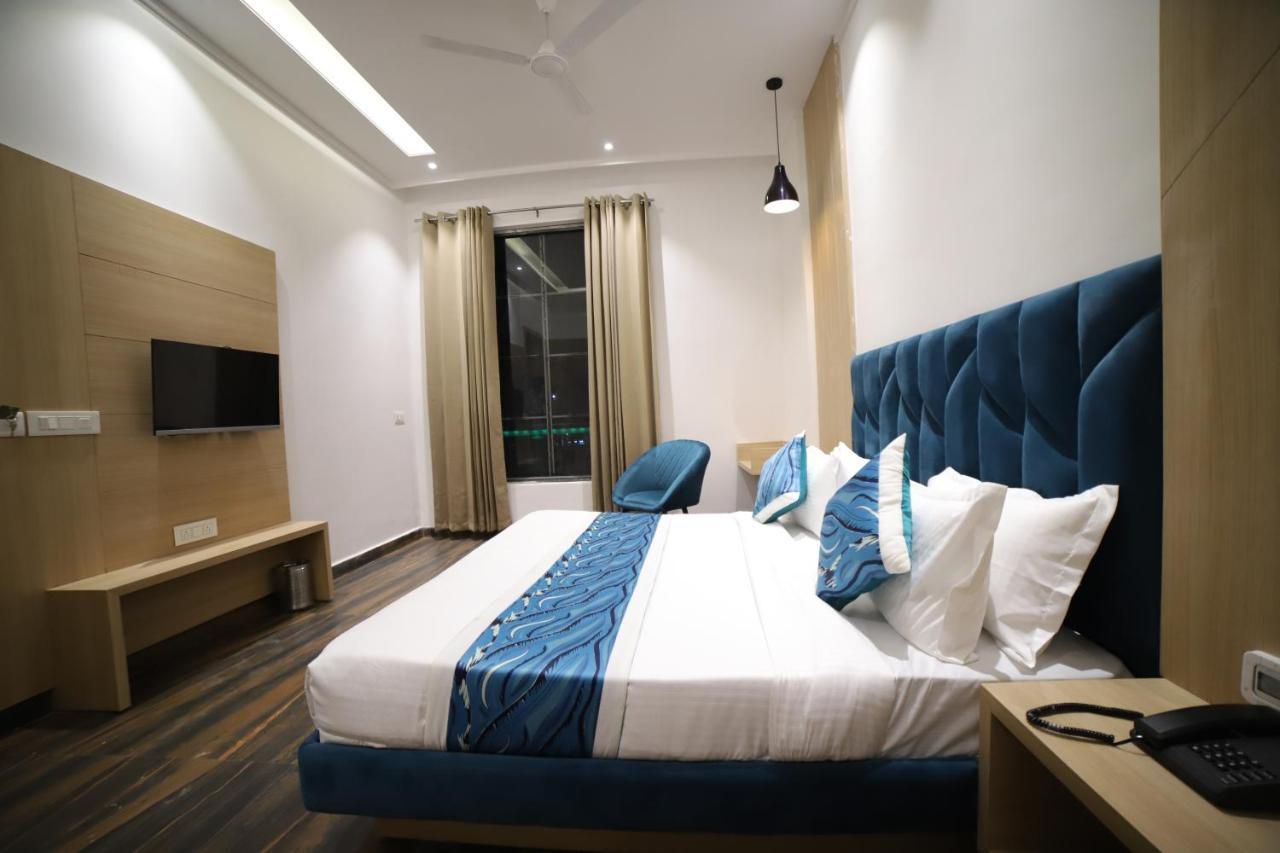 Hotel Diamond View Амритсар Экстерьер фото