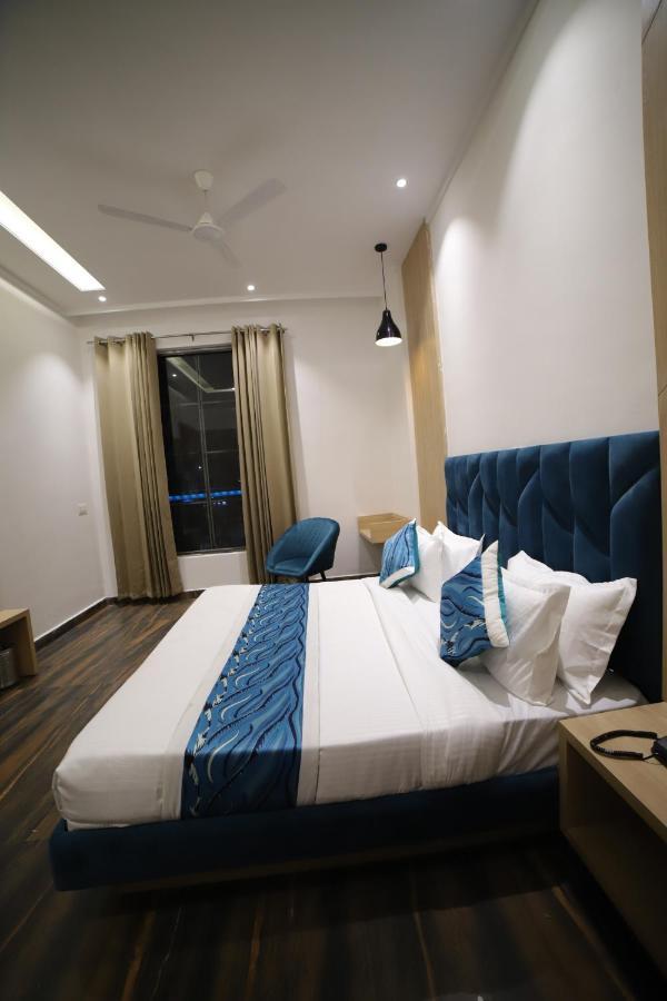 Hotel Diamond View Амритсар Экстерьер фото